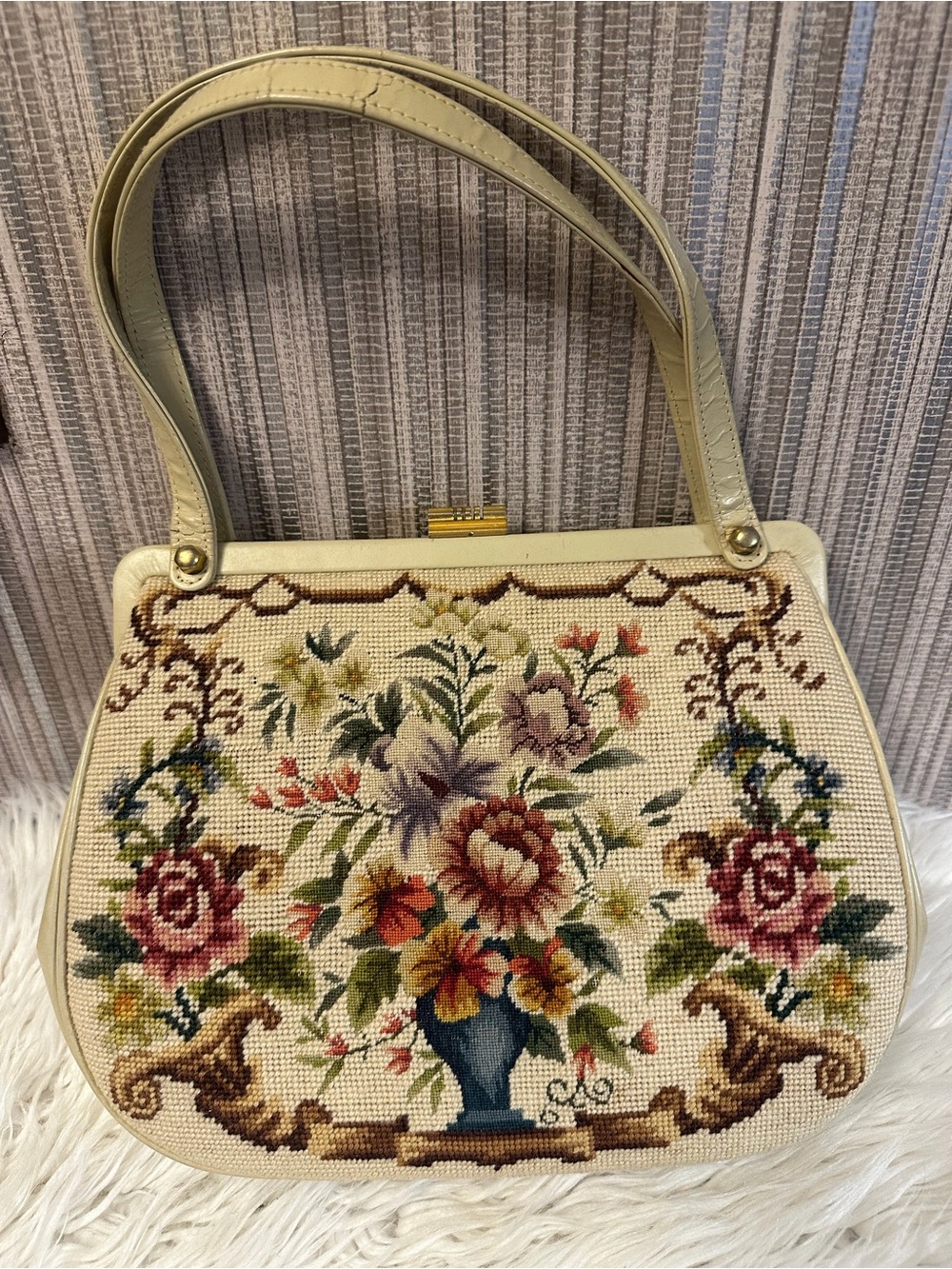 Vintage Floral Needlepoint Tapestry Frame Handbag Purse